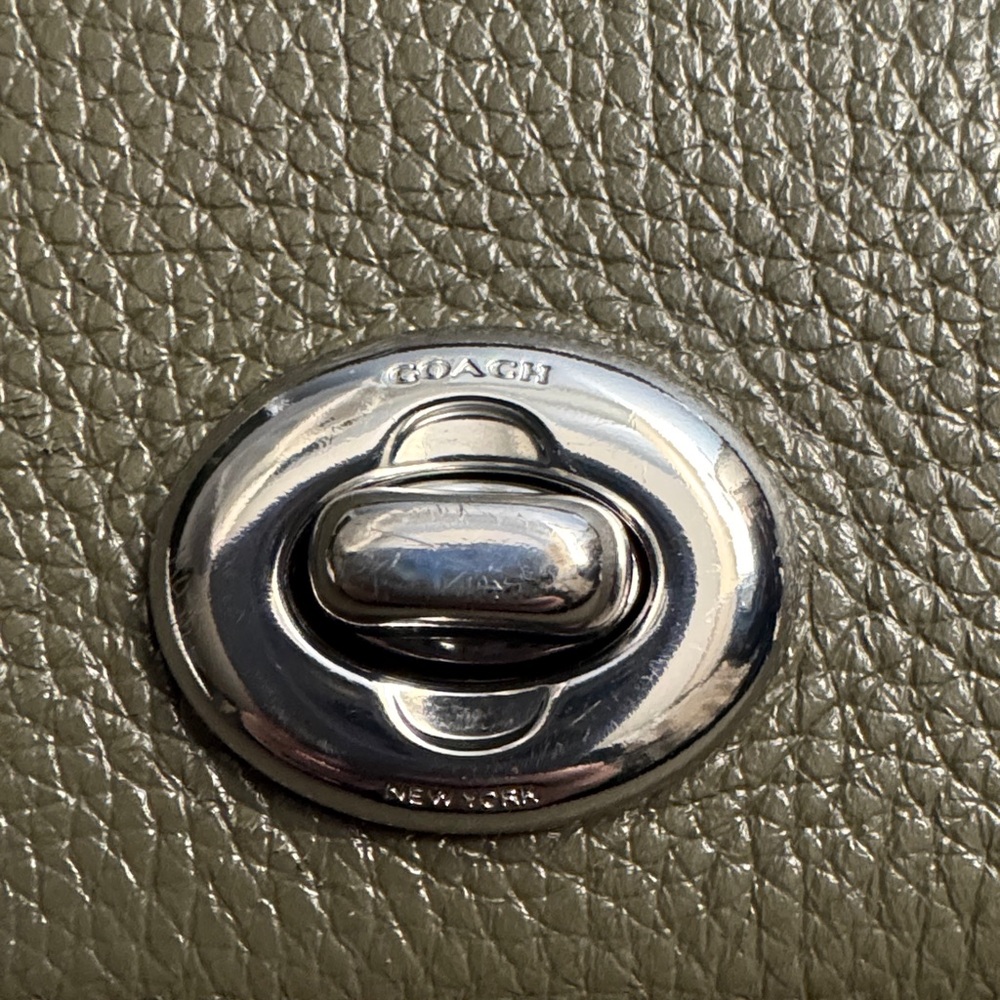 Coach MarkOlive Green Pebbled Leather Turnlock Top Handle Bag - Picture 4 of 12